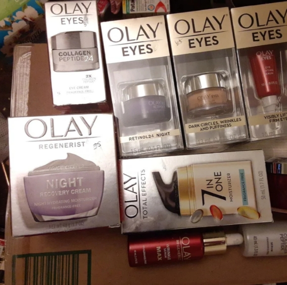Olay face products bundle - Picture 3 of 11